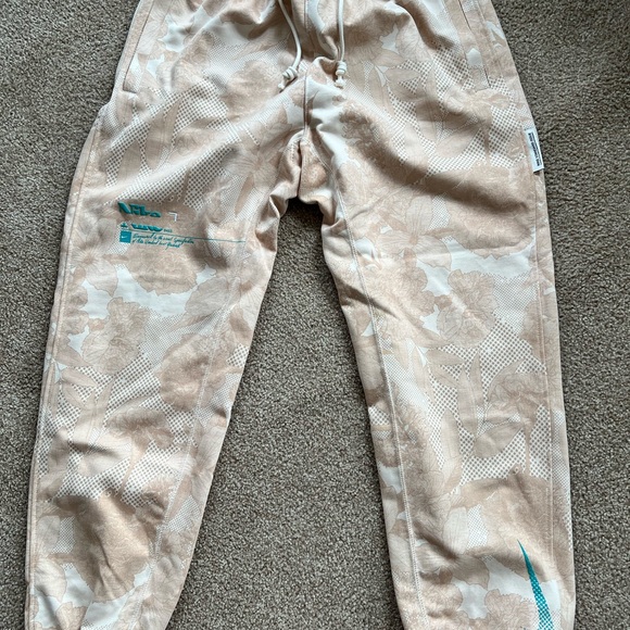 FLORAL NIKE SWEATPANTS - Picture 1 of 5